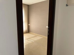 Room in 2 BHK Apartment at Hiranandani Highland, Powai – for Rent