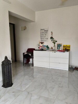 Room in 1 BHK Apartment at Vakola – for Rent