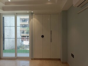 Room in 3 BHK Builder Floor at Sector 43 – for Rent