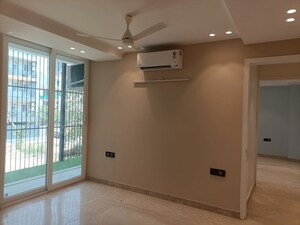 Room in 3 BHK Builder Floor at Sector 43 – for Rent