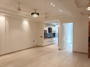 Room in 3 BHK Builder Floor at Sector 43 – for Rent