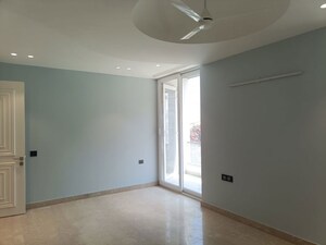 Room in 3 BHK Builder Floor at Sector 43 – for Rent