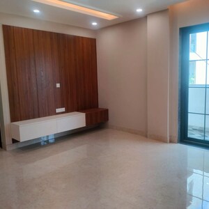 Room in 3 BHK Builder Floor at New Industrial Township 3 – for Rent