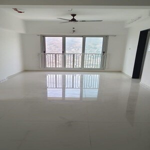 Room in 2 BHK Apartment at Mayfair The View, Vikhroli West – for Sale