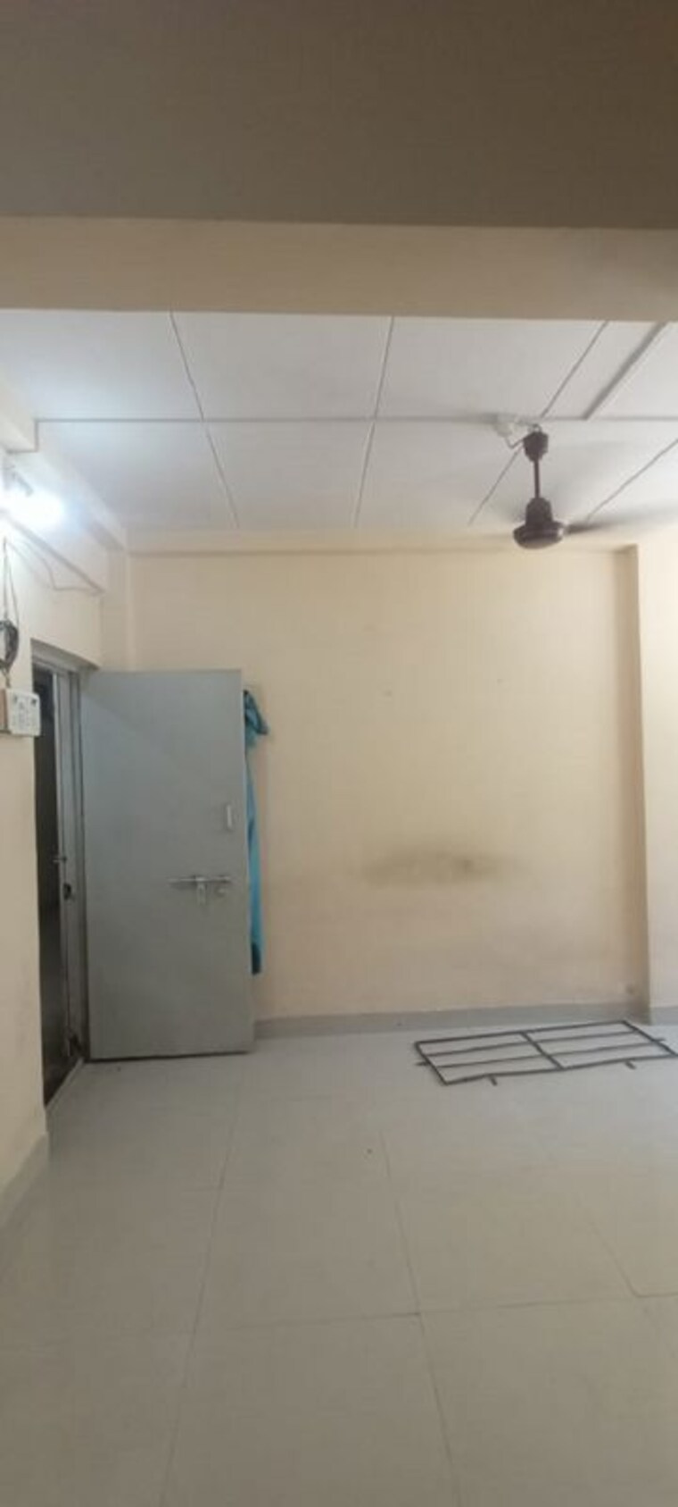 Room, jankalyan nagar 1 RK 180 Sq.Ft. Apartment In Jankalyan Nagar Mumbai 10325039