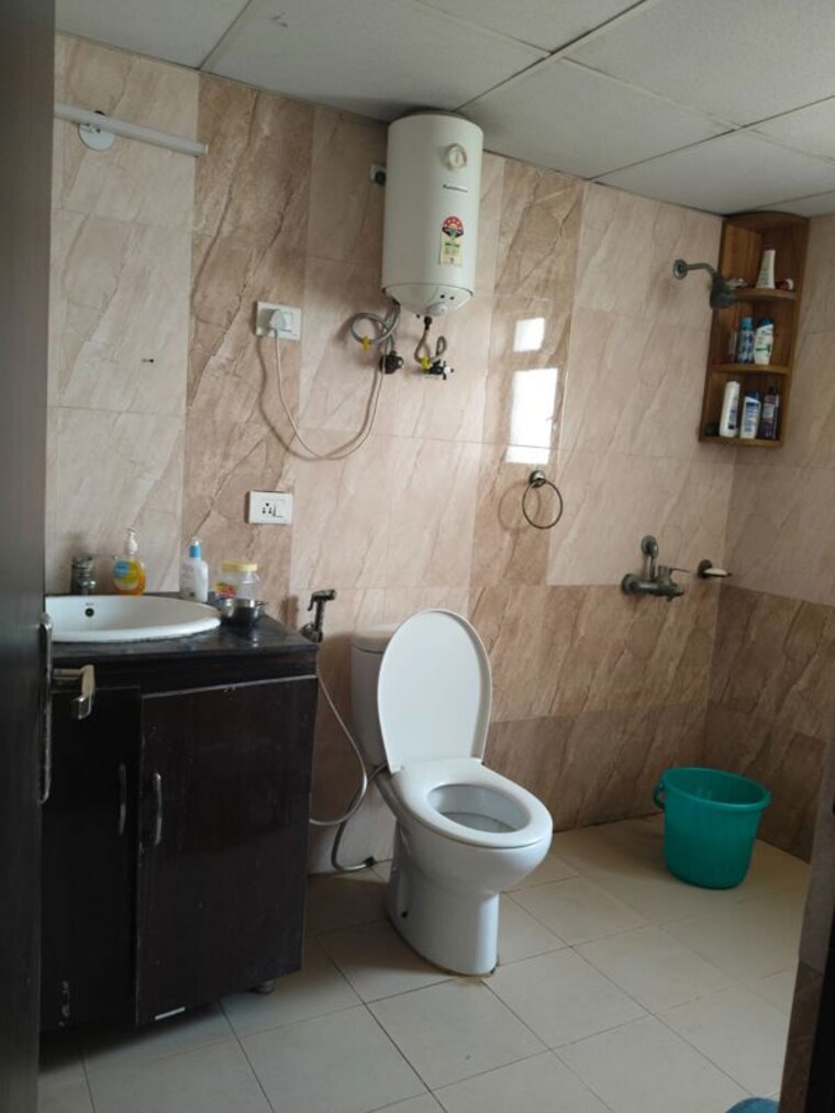 Bathroom, nimbus-the-hyde-park 3 Bedroom 1320 Sq.Ft. Apartment In Sector 78 Noida 10325035