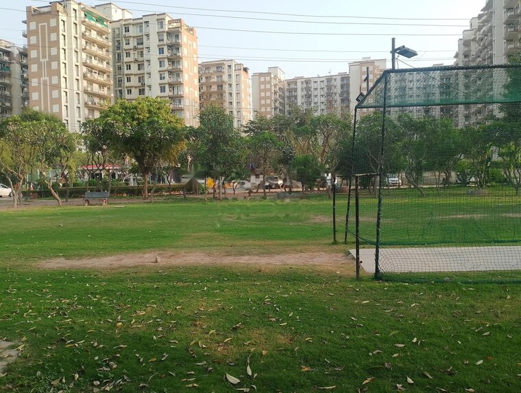 Garden, m3m-soulitude 2.5 Bedroom 1500 Sq.Ft. Apartment In Sector 89 Gurgaon 10325026