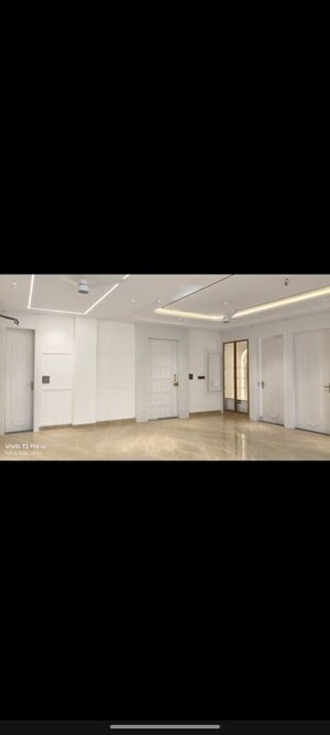 Building Lobby in 4 BHK Builder Floor at Sushant Lok 3, Sector 57 – for Sale