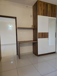 1 BHK Apartment For Rent in Brigade El Dorado