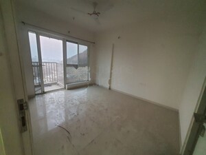 Room in 3 BHK Apartment at Godrej Hillside, Mahalunge – for Rent