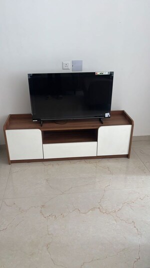 Furnished Amenities in 1 BHK Apartment at Smart World Orchard, Sector 61 – for Rent