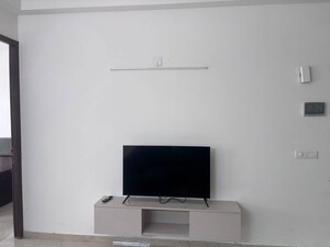 Furnished Amenities in 1 BHK Apartment at Smart World Orchard, Sector 61 – for Rent