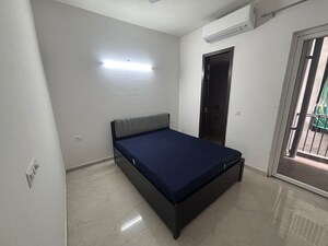 Room in 1 BHK Apartment at Smart World Orchard, Sector 61 – for Rent