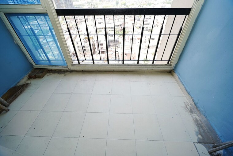 Balcony, raj nagar extension Commercial Office Space 550 Sq.Ft. In Raj Nagar Extension Ghaziabad 10325076