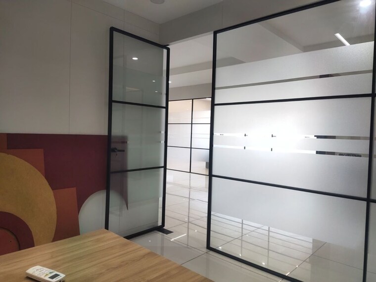 Room, ambli Commercial Office Space 3610 Sq.Ft. In Ambli Ahmedabad 10325093