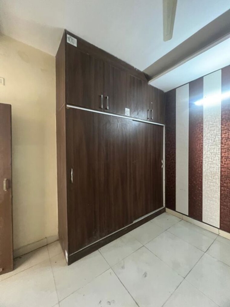 Room, sector 5 3 Bedroom 1500 Sq.Ft. Apartment In Sector 5 Panchkula 10325068