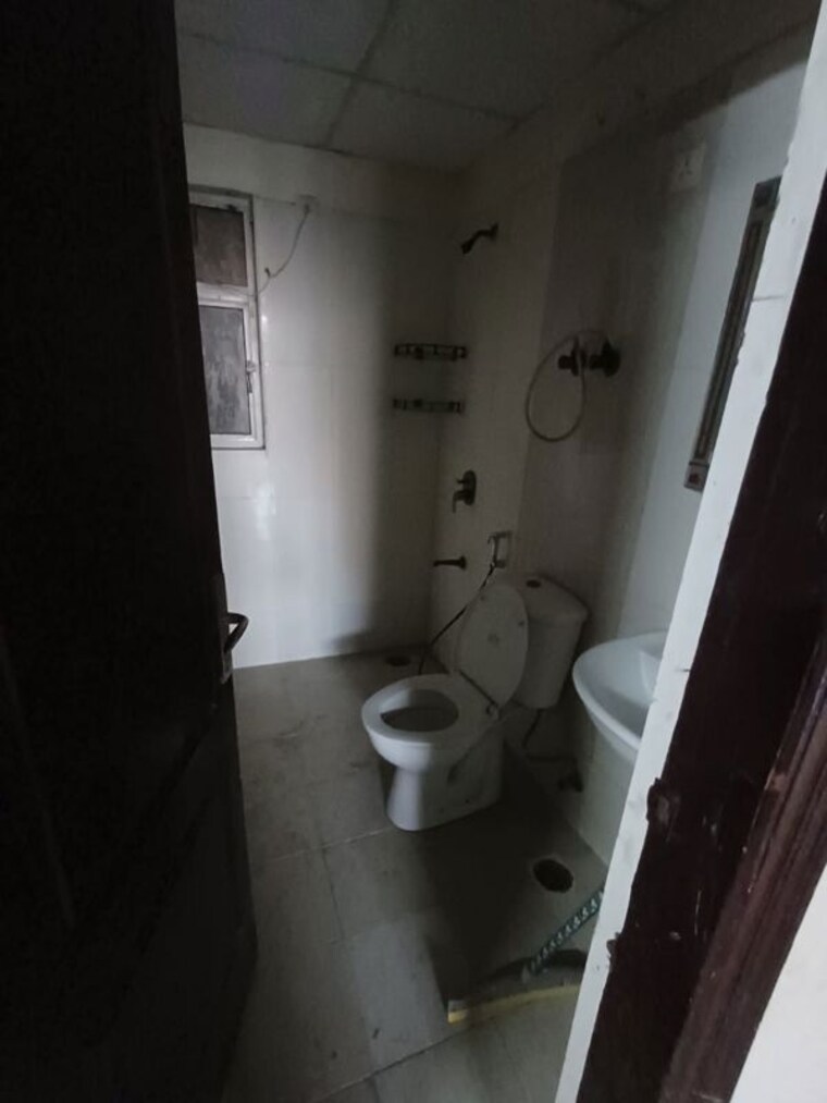 Bathroom, supertech-cape-town 2.5 Bedroom 1150 Sq.Ft. Apartment In Sector 74 Noida 10325124