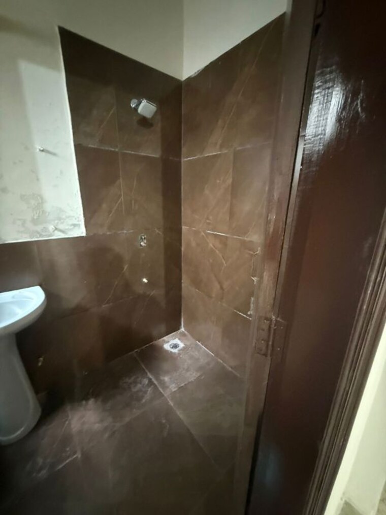 Bathroom, vip road 3 Bedroom 585 Sq.Ft. Independent House In Vip Road Zirakpur 10325138