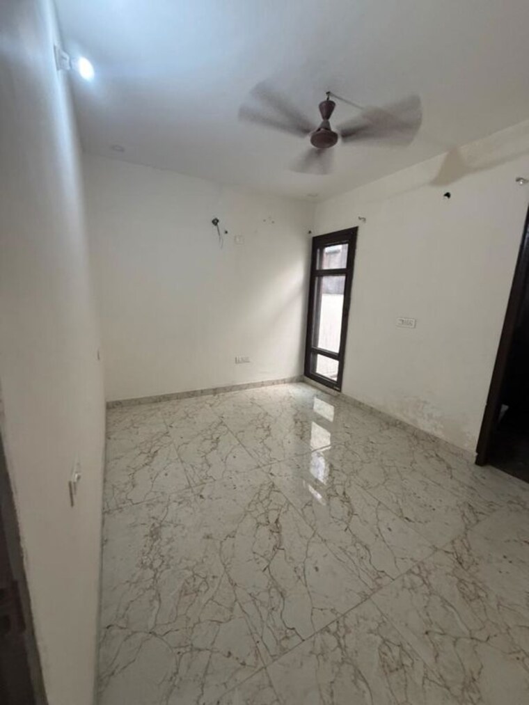 Room, vip road 3 Bedroom 585 Sq.Ft. Independent House In Vip Road Zirakpur 10325138