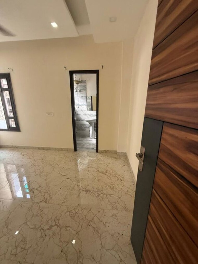 Room, vip road 3 Bedroom 585 Sq.Ft. Independent House In Vip Road Zirakpur 10325138