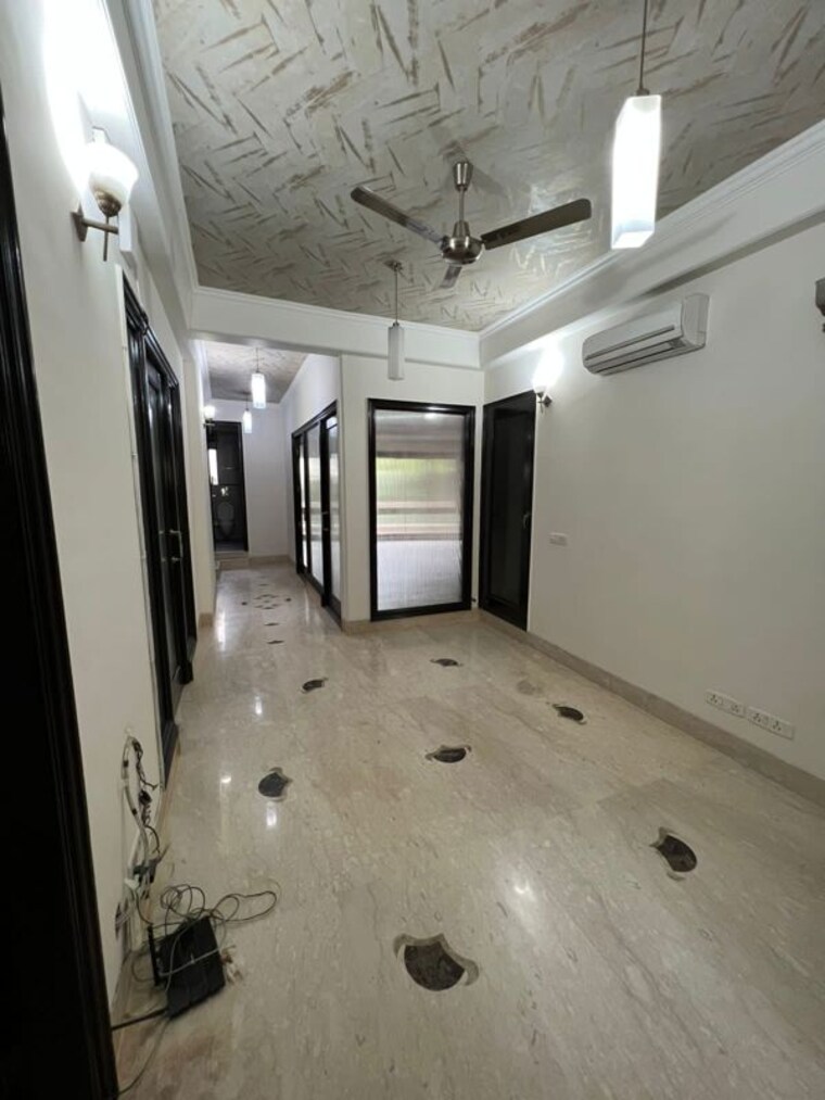 undefined, safdarjung enclave 4 Bedroom 300 Sq.Yd. Builder Floor In Safdarjung Enclave Delhi 10325116