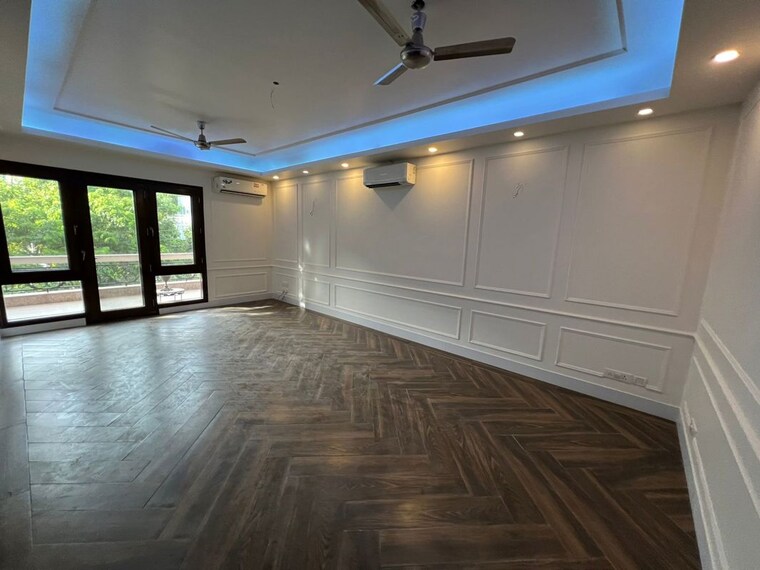 Room, safdarjung enclave 4 Bedroom 300 Sq.Yd. Builder Floor In Safdarjung Enclave Delhi 10325116