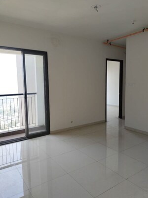 Room in 2 BHK Apartment at Runwal Eirene, Balkum Pada – for Sale