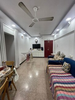 2 BHK Apartment For Sale in Gurukrupa Marina Enclave