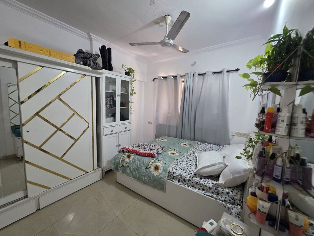 2 BHK Apartment For Sale in Gurukrupa Marina Enclave