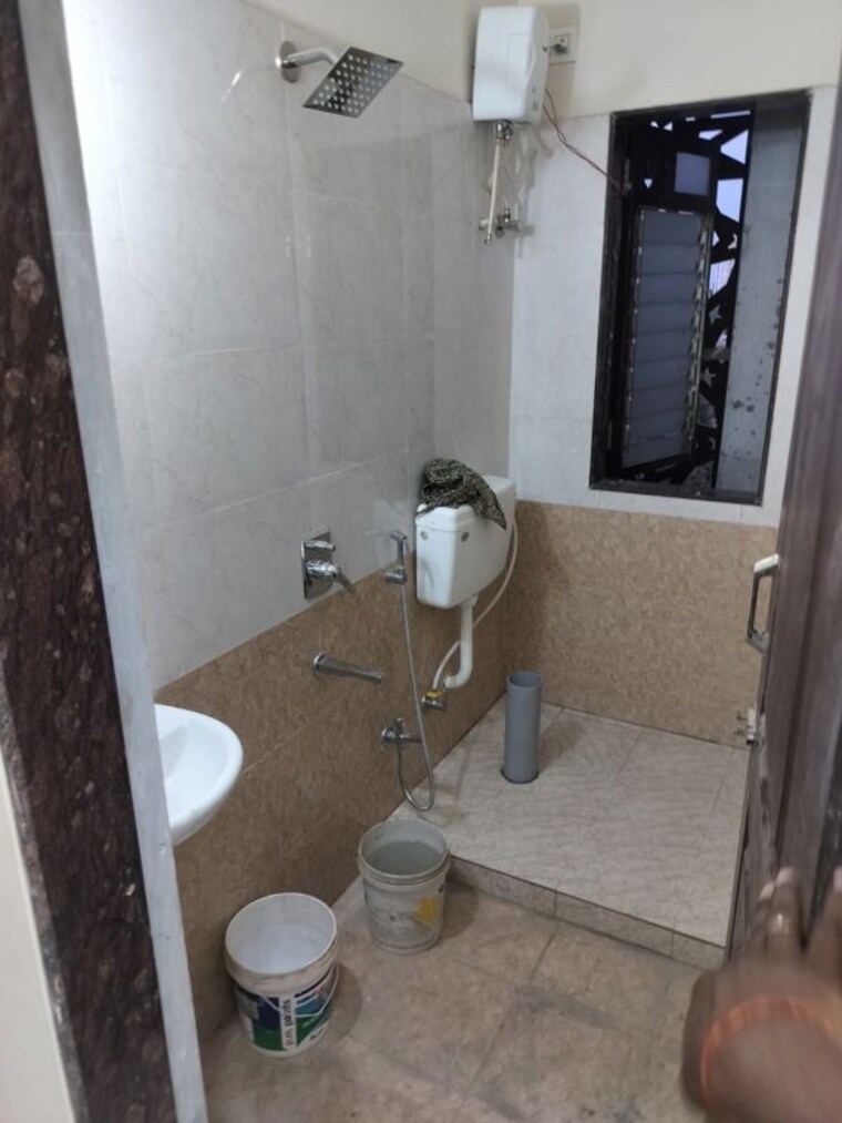 Bathroom, alamdar-the-auro 1 Bedroom 650 Sq.Ft. Apartment In Lower Parel Mumbai 10325164