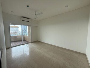 Room in 3 BHK Apartment at Lokhandwala Minerva Mahalaxmi, Mahalaxmi – for Rent