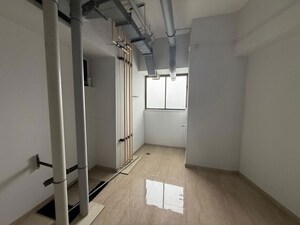 Bathroom in 3 BHK Apartment at Lokhandwala Minerva Mahalaxmi, Mahalaxmi – for Rent