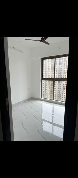 Room in 1 BHK Apartment at Lodha Amara, Kolshet Road – for Rent