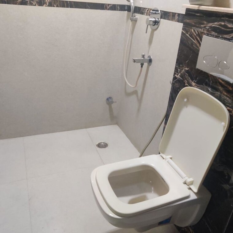 Bathroom, sector 18a dwarka 3 Bedroom 1750 Sq.Ft. Apartment In Sector 18a Dwarka Delhi 10325187