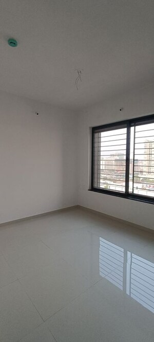 Room in 2 BHK Apartment at Manav La Centra, Tathawade – for Rent