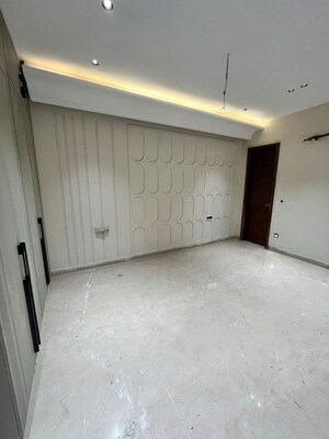 Room in 3 BHK Builder Floor at Sector 46 – for Sale