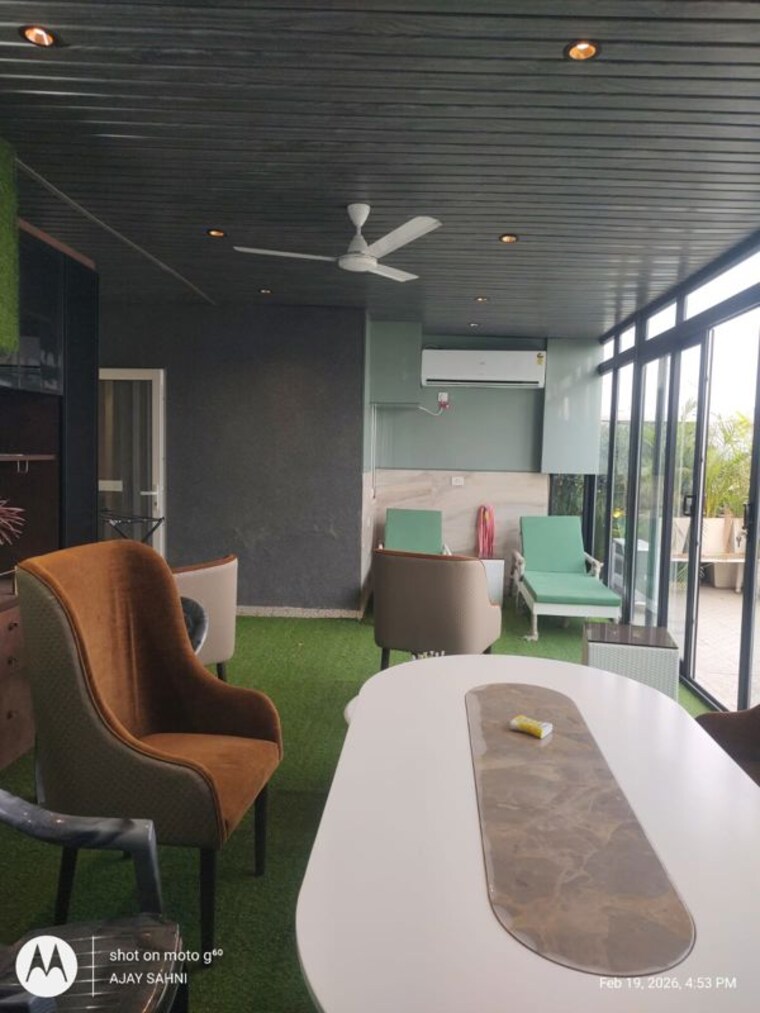 Team Area, freedom fighters enclave 3.5 Bedroom 1200 Sq.Ft. Builder Floor In Freedom Fighters Enclave Delhi 10325284