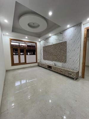 Room in 4 BHK Apartment at Dwarika Raj Garden City, Raj Nagar Extension – for Sale