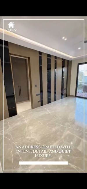 Room in 4 BHK Builder Floor at Sushant Lok 3, Sector 57 – for Sale