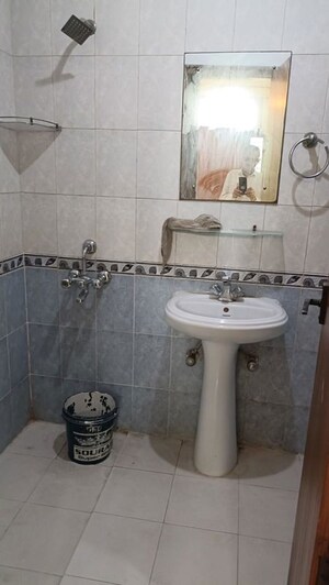 Bathroom in 4 BHK Builder Floor at Ardee City, Sector 52 – for Sale