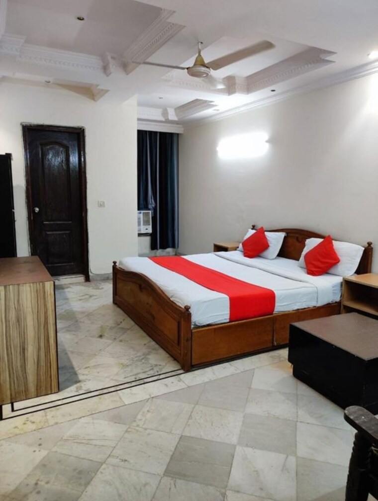 Bedroom, chittaranjan park 3 Bedroom 1400 Sq.Ft. Builder Floor In Chittaranjan Park Delhi 10325331