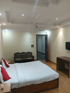 Bedroom in 3 BHK Builder Floor at Chittaranjan Park – for Rent