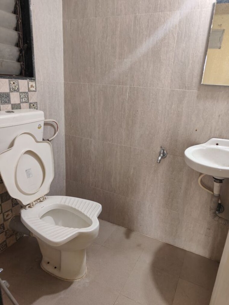 Bathroom, hubtown-greenwoods 1 Bedroom 450 Sq.Ft. Apartment In Vartak Nagar Thane 10325329