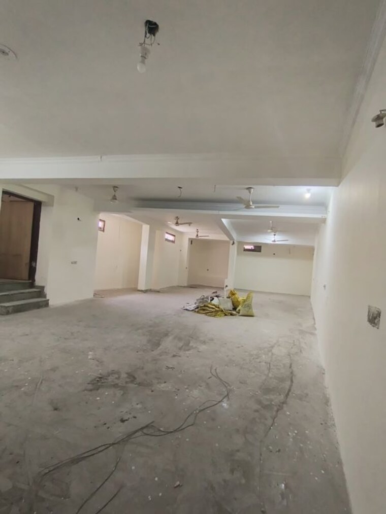 Room, shivalik colony Commercial Office Space 1800 Sq.Ft. In Shivalik Colony Delhi 10325351