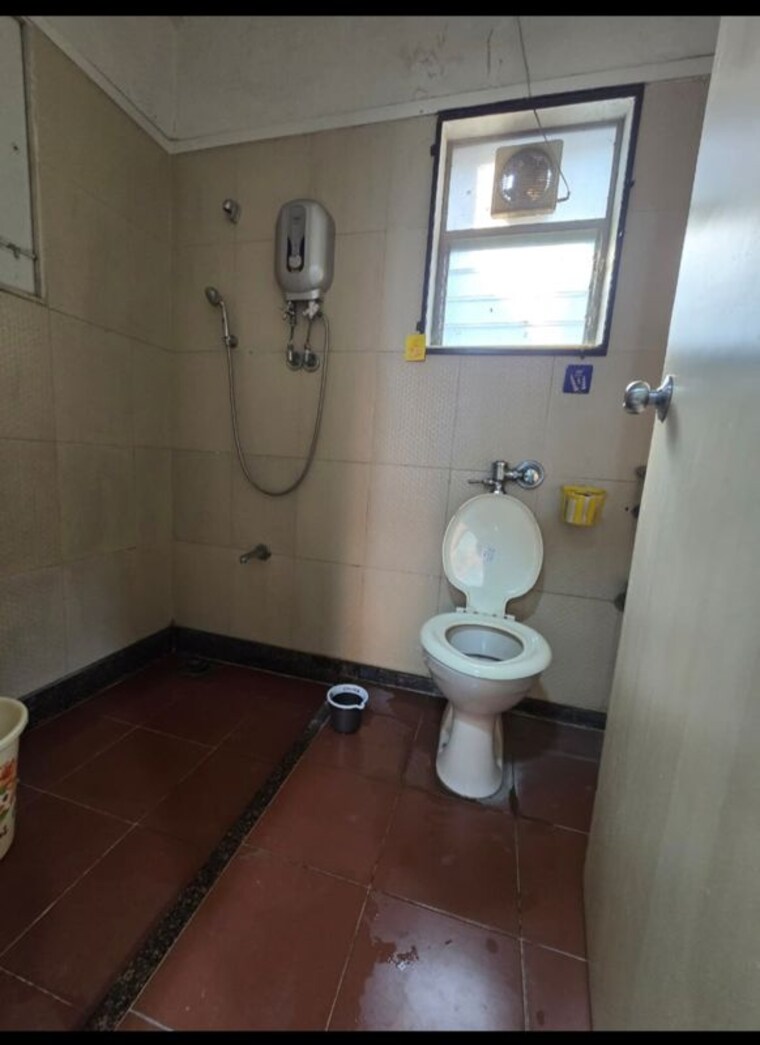 Bathroom, kamal-apartment-teen-hath-naka 3 Bedroom 1200 Sq.Ft. Apartment In Louis Wadi Thane 10325374