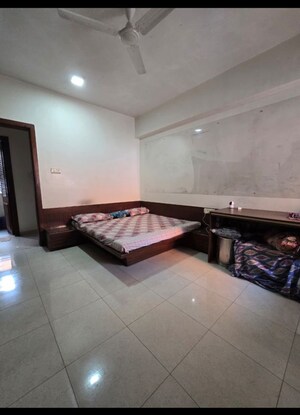 Bedroom in 3 BHK Apartment at Kamal Apartment Teen Hath Naka, Louis Wadi – for Rent