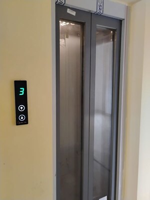 Lift in 3 BHK Builder Floor at Nayabad – for Sale