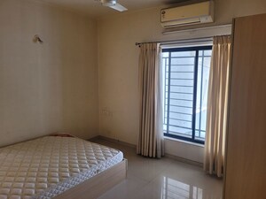 Room in 4 BHK Apartment at Rohan 10 Kasturkunj, Ashok Nagar – for Rent