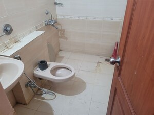 Attached Bathroom in 4 BHK Apartment at Rohan 10 Kasturkunj, Ashok Nagar – for Rent