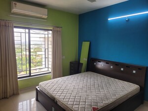 Room in 4 BHK Apartment at Rohan 10 Kasturkunj, Ashok Nagar – for Rent